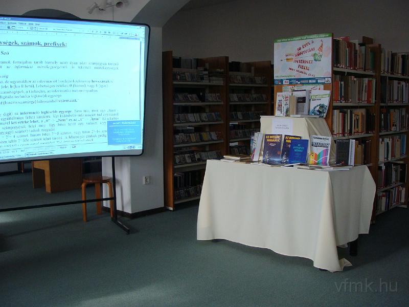 004Fiesta2009-03-23 002.jpg - Kiállítás az internet szakirodalmából